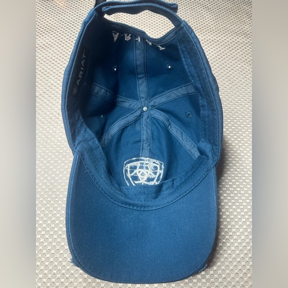 Ariat Lace Logo Velcro Back Cap - Picture 5 of 6
